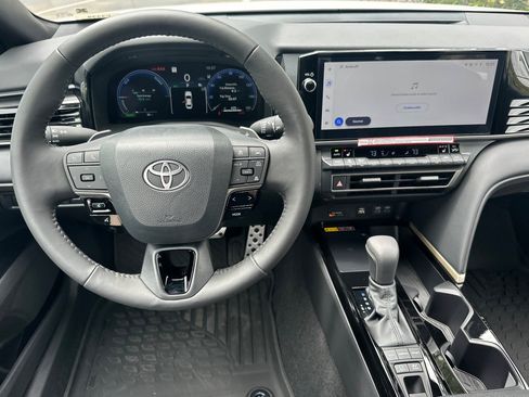Used 2026 Toyota Camry XSE FWD image 18