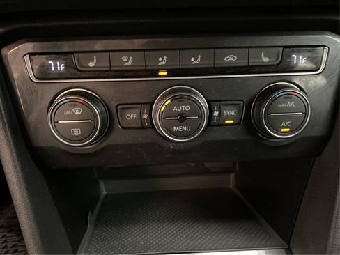 Used 2019 Volkswagen Tiguan SE image 29