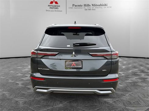 New 2025 Mitsubishi Outlander SEL image 6