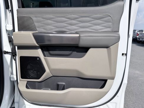 Used 2026 Ford F250 Platinum w/ Platinum Plus Package image 34