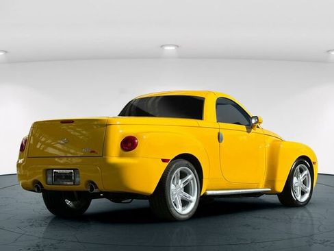 Used 2004 Chevrolet SSR w/ Preferred Equipment Group image 7