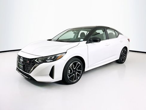 Used 2024 Nissan Sentra SR image 3