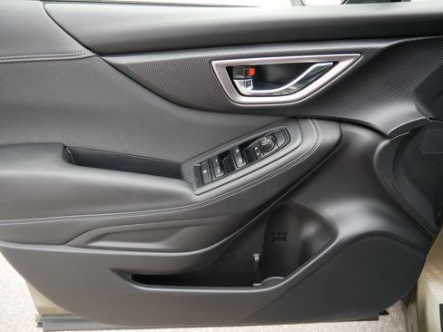Used 2023 Subaru Forester Premium AWD/4WD image 30