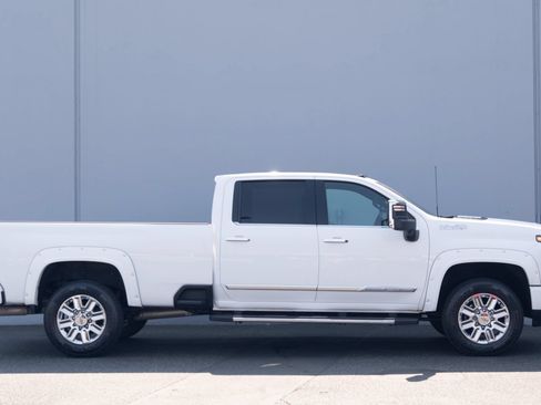 Used 2024 Chevrolet Silverado 3500 High Country w/ Technology Package AWD/4WD image 33