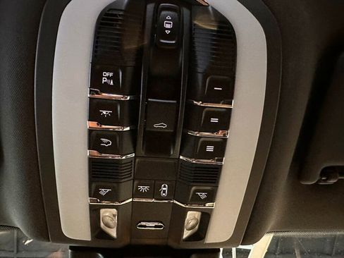 Used 2024 Porsche Macan S AWD/4WD image 24