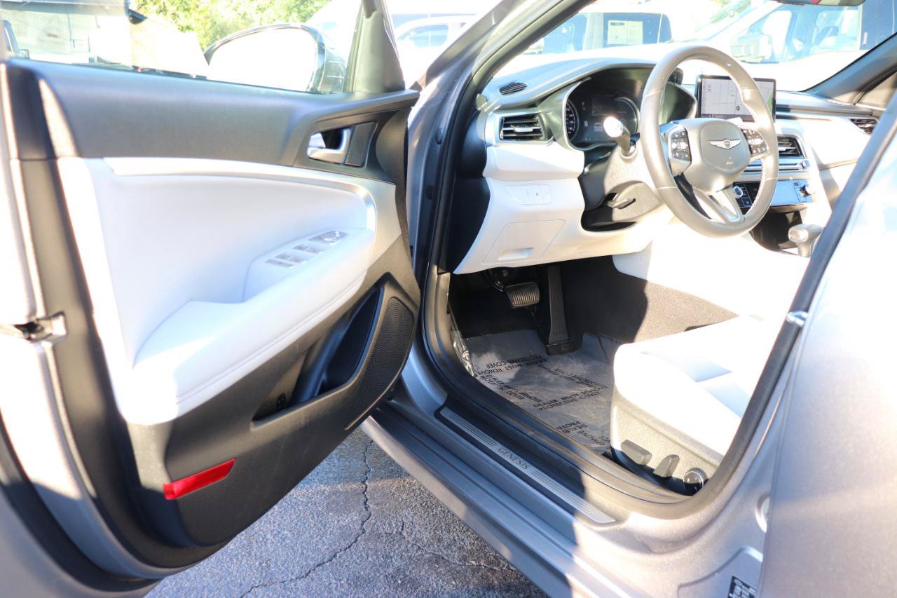 Used 2024 Genesis G70 2.5T AWD/4WD image 10