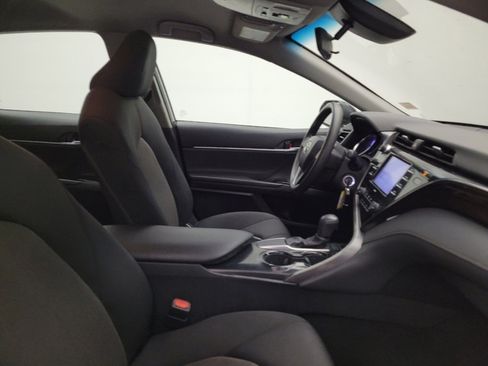 Used 2020 Toyota Camry LE image 21