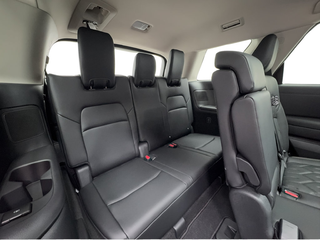 Used 2026 Nissan Pathfinder Platinum w/ Cargo Package FWD image 33