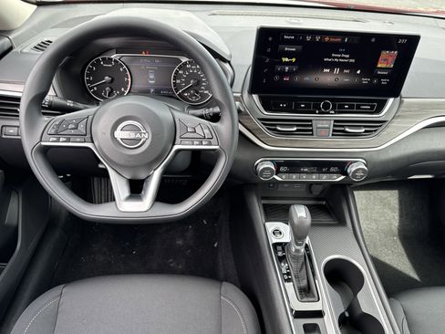 New 2025 Nissan Altima 2.5 SV w/ SV Special Edition Package image 13