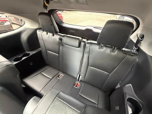 Used 2021 Toyota Highlander Platinum AWD/4WD image 23