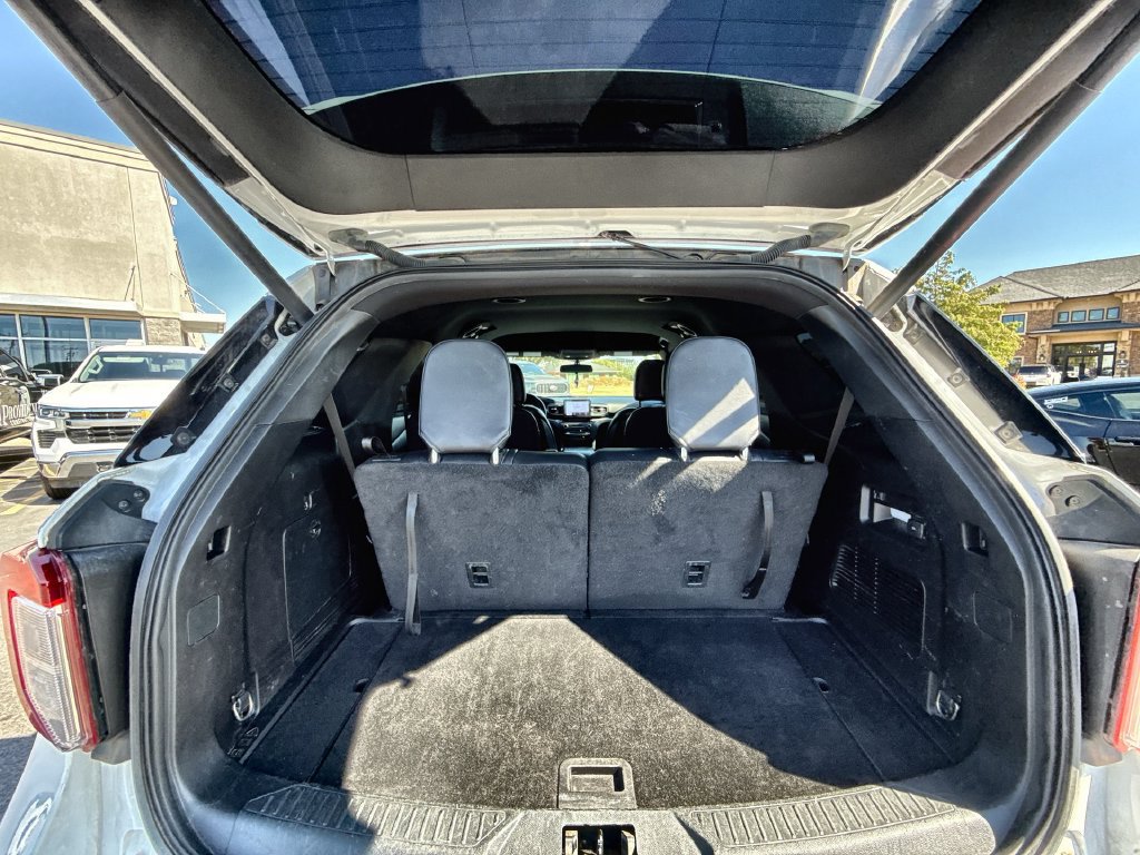 Used 2020 Ford Explorer XLT w/ Equipment Group 202A RWD image 26