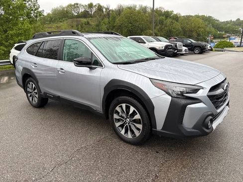 Used 2023 Subaru Outback Limited XT AWD/4WD image 7