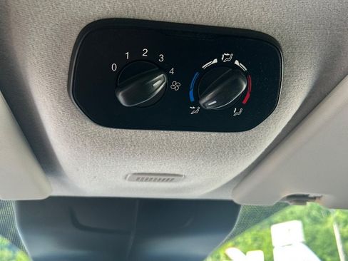 Used 2017 Ford Transit 350 XLT RWD image 12