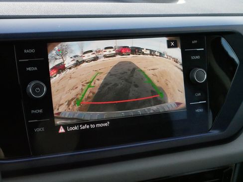 Used 2022 Volkswagen Taos SE image 31