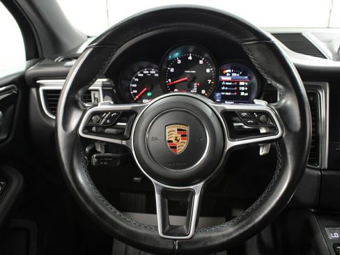 Used 2018 Porsche Macan AWD/4WD image 25