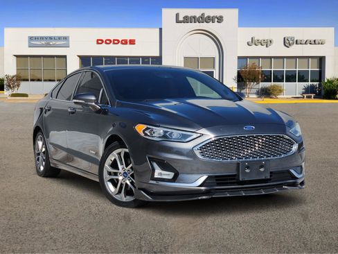 Used 2019 Ford Fusion Titanium FWD image 1