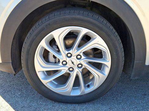 Used 2023 Chevrolet Bolt EUV LT image 32