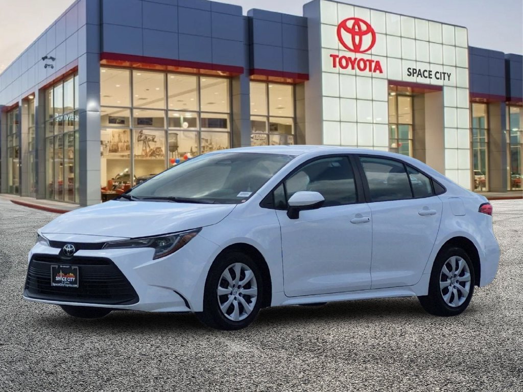Used 2025 Toyota Corolla LE FWD image 2