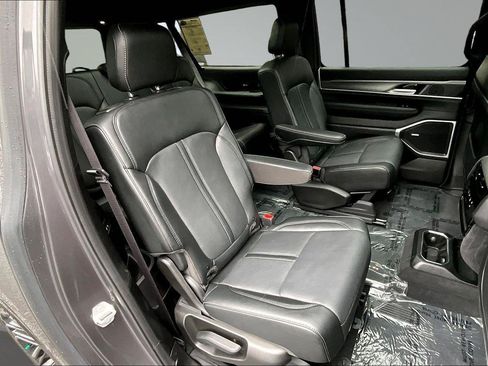 Used 2025 Jeep Wagoneer L Series II w/ Premium Group I AWD/4WD image 41