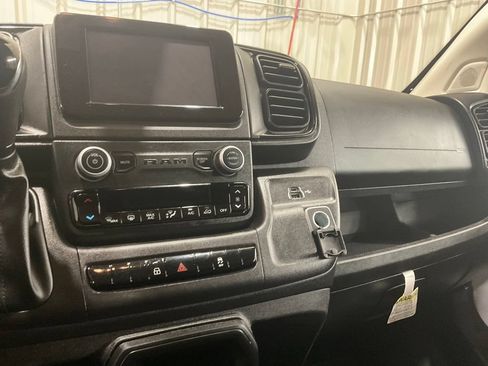 Used 2026 RAM ProMaster 2500 w/ Convenience Group FWD image 9