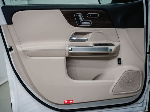 Used 2026 Mercedes-Benz GLB 250 image 19