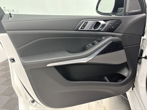 New 2026 BMW X5 xDrive50e w/ Executive Package image 26