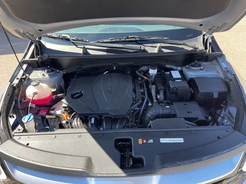 Used 2025 Kia Sportage LX image 22