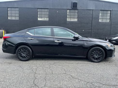 Used 2023 Nissan Altima 2.5 S FWD image 9