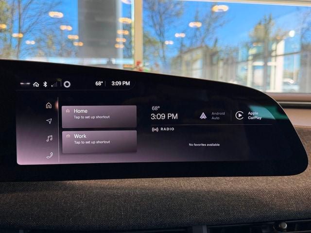 Used 2025 Lucid Air Touring AWD/4WD image 23
