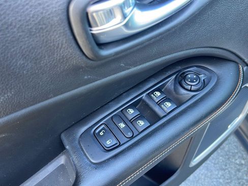 Used 2021 Jeep Compass Latitude w/ Sun and Sound Group FWD image 14