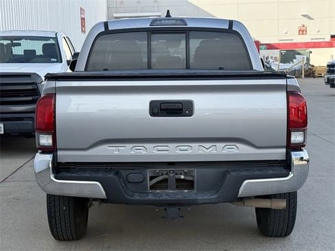 Used 2020 Toyota Tacoma SR5 w/ SR5 Appearance Package (SM) image 5