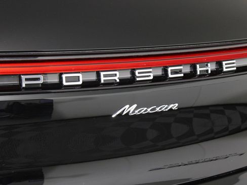 New 2026 Porsche Macan image 13
