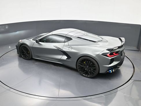 Used 2024 Chevrolet Corvette Stingray Preferred Cpe w/ Z51 Performance Package RWD image 20