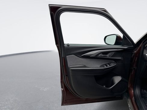 Used 2023 Chevrolet TrailBlazer LT image 9