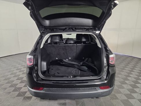 Used 2020 Jeep Compass Latitude FWD image 27