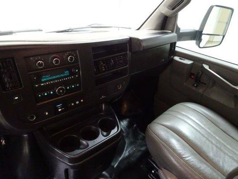 Used 2019 Chevrolet Express 3500 w/ Power Convenience Package RWD image 23