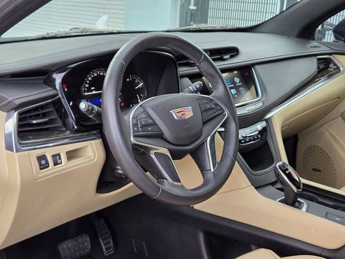 Used 2017 Cadillac XT5 FWD w/ LPO, Wheel Lock Package image 7