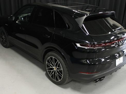 Used 2024 Porsche Cayenne image 14