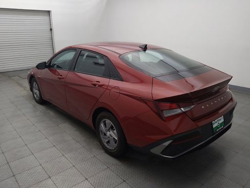 Used 2025 Hyundai Elantra SE FWD image 5