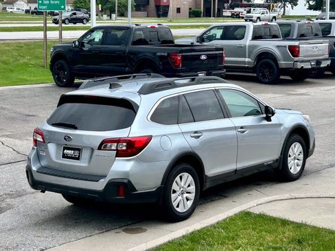 Used 2018 Subaru Outback 2.5i Premium AWD/4WD image 6
