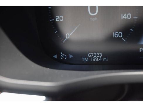 Used 2021 Volvo XC60 T5 Momentum w/ Premium Package AWD/4WD image 19