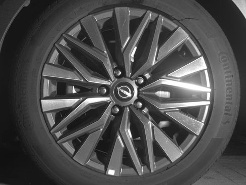Used 2025 Nissan Altima 2.5 SV FWD image 12