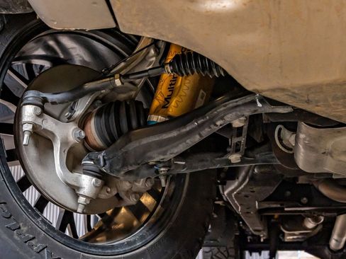 Used 2023 Chevrolet Silverado 1500 ZR2 w/ Technology Package image 13