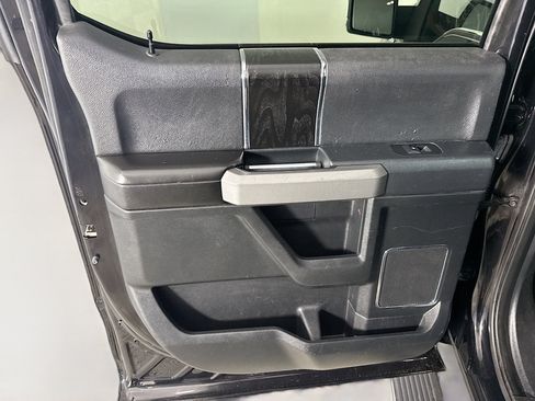 Used 2019 Ford F150 Platinum w/ Equipment Group 701A Luxury image 26