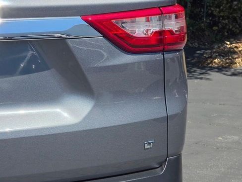 Certified 2021 Chevrolet Traverse LT FWD image 5