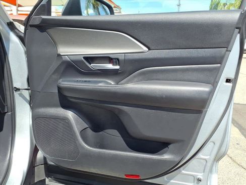 Certified 2025 Toyota Grand Highlander FWD image 24