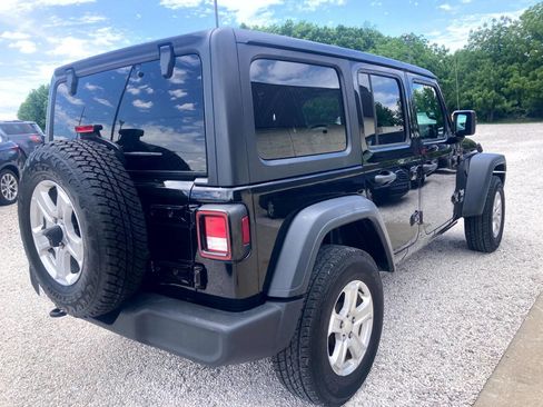 Used 2018 Jeep Wrangler Unlimited Sport S AWD/4WD image 6