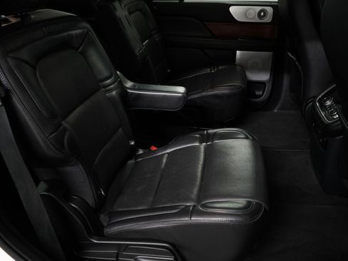 Used 2019 Lincoln Navigator Reserve w/ Cargo Package AWD/4WD image 28