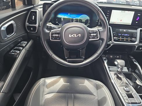 Certified 2023 Kia Sorento SX image 13