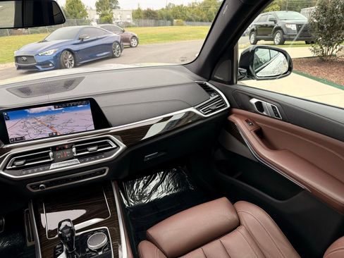 Used 2021 BMW X5 xDrive40i w/ M Sport Package image 33